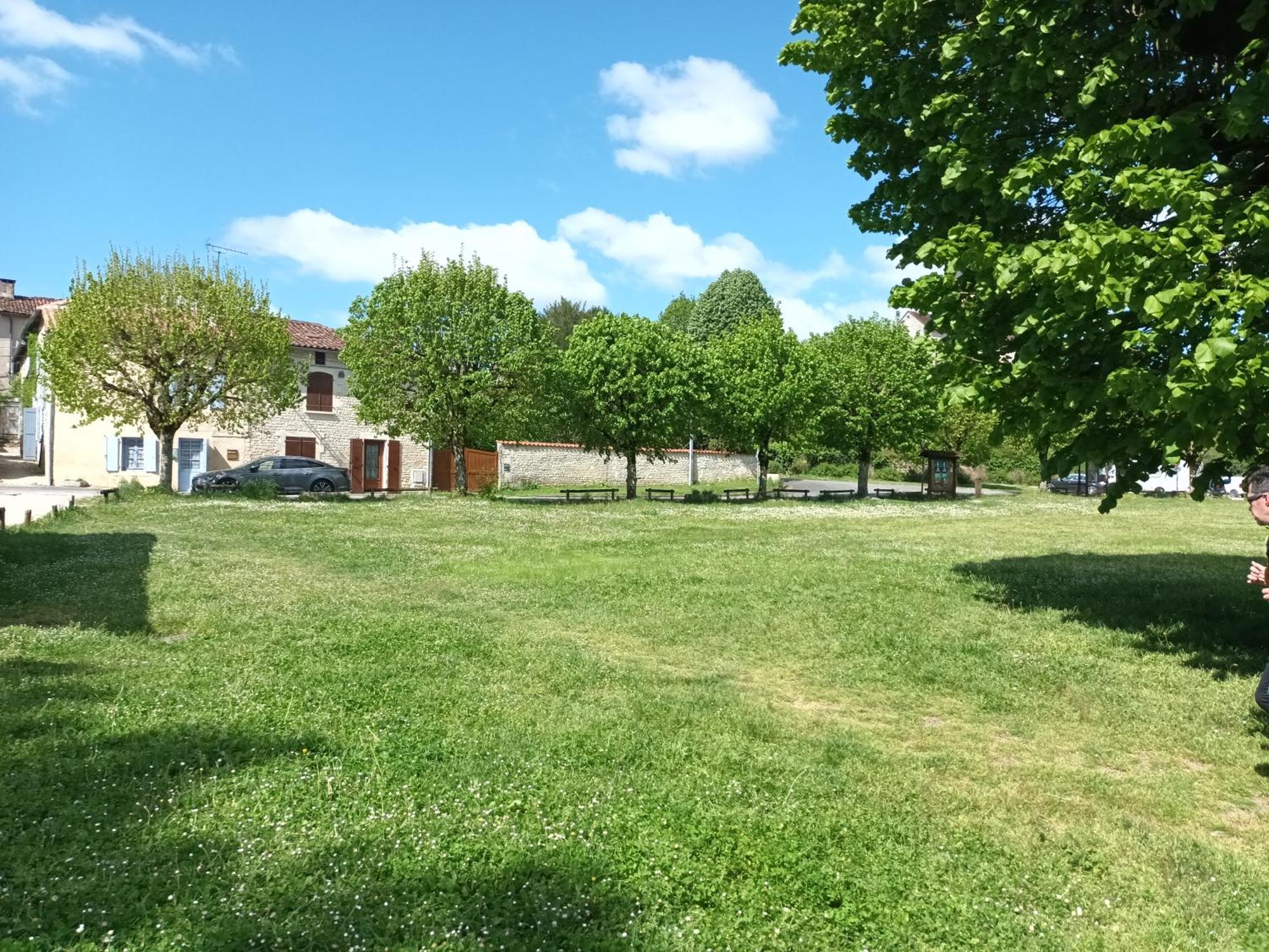 Apartament Au Bord De La Riviere Verteuil-sur-Charente Zewnętrze zdjęcie
